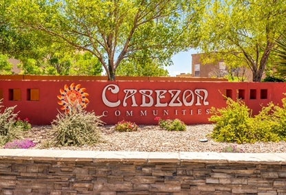 Red Cabezon neighborhood welcome sign in New Mexico