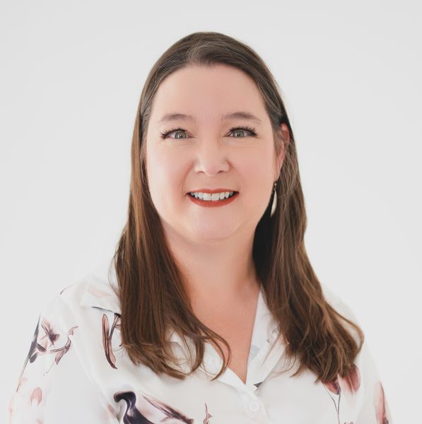 Alicia Vigil, Associate Broker / Realtor®